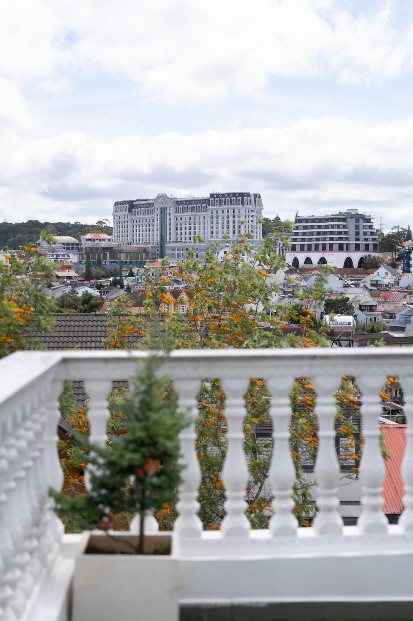 N Queen Apartment Hotel Dalat Bagian luar foto