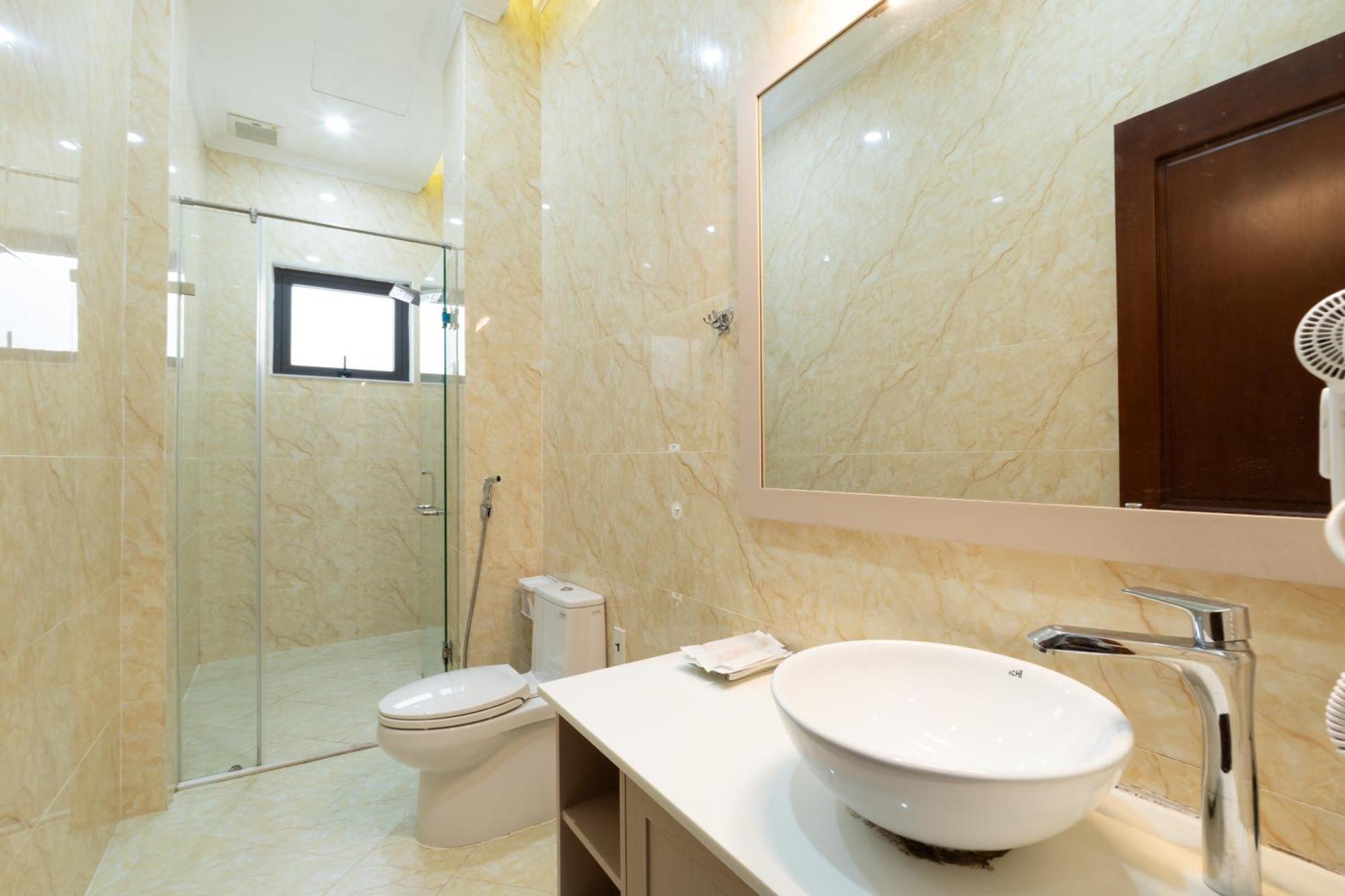 N Queen Apartment Hotel Dalat Bagian luar foto